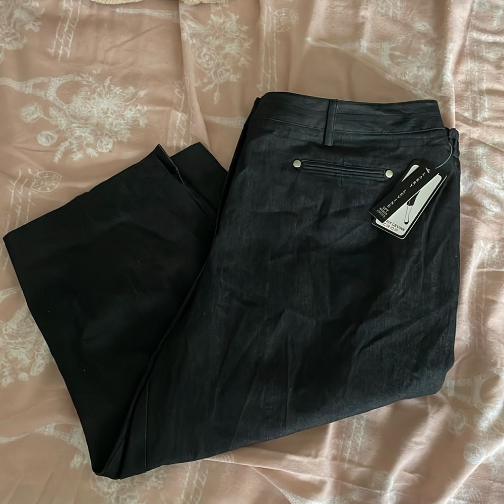 NWT Larry Levine Cropped pants size 20W